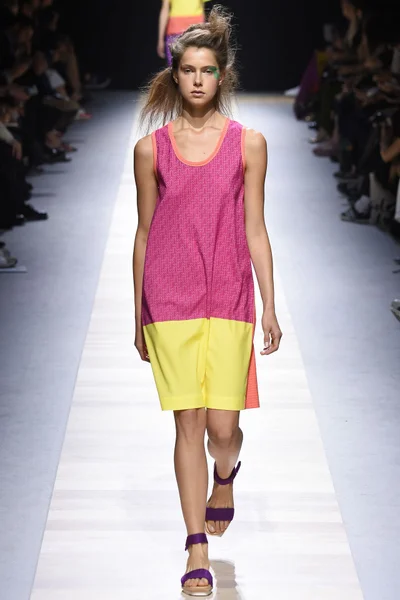 Look 9